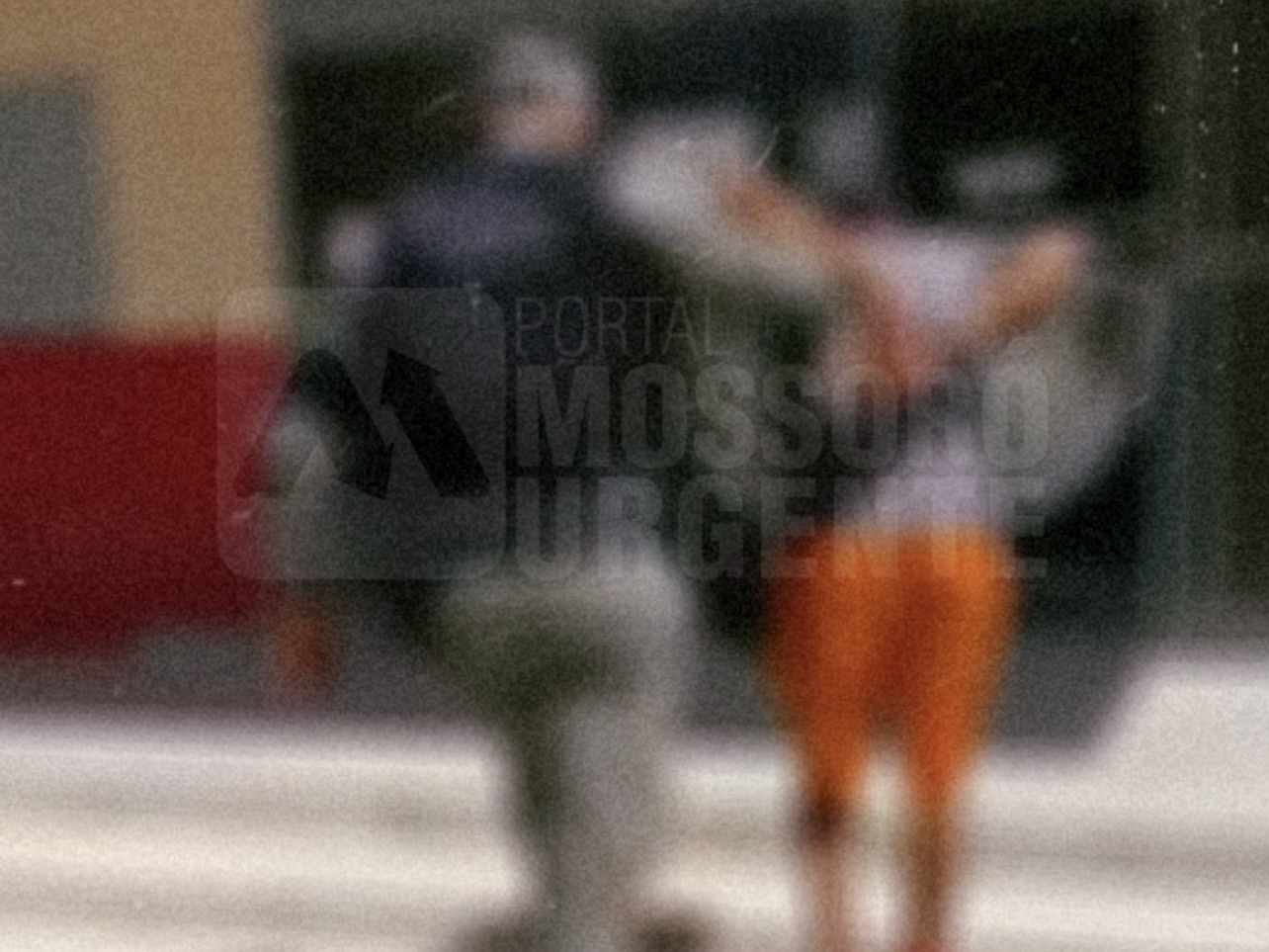 <strong>FORAGIDO CONDENADO A 15 ANOS POR R0UB0 É PRESO ENQUANTO AGUARDAVA EM FILA DE RESTAURANTE POPULAR</strong>