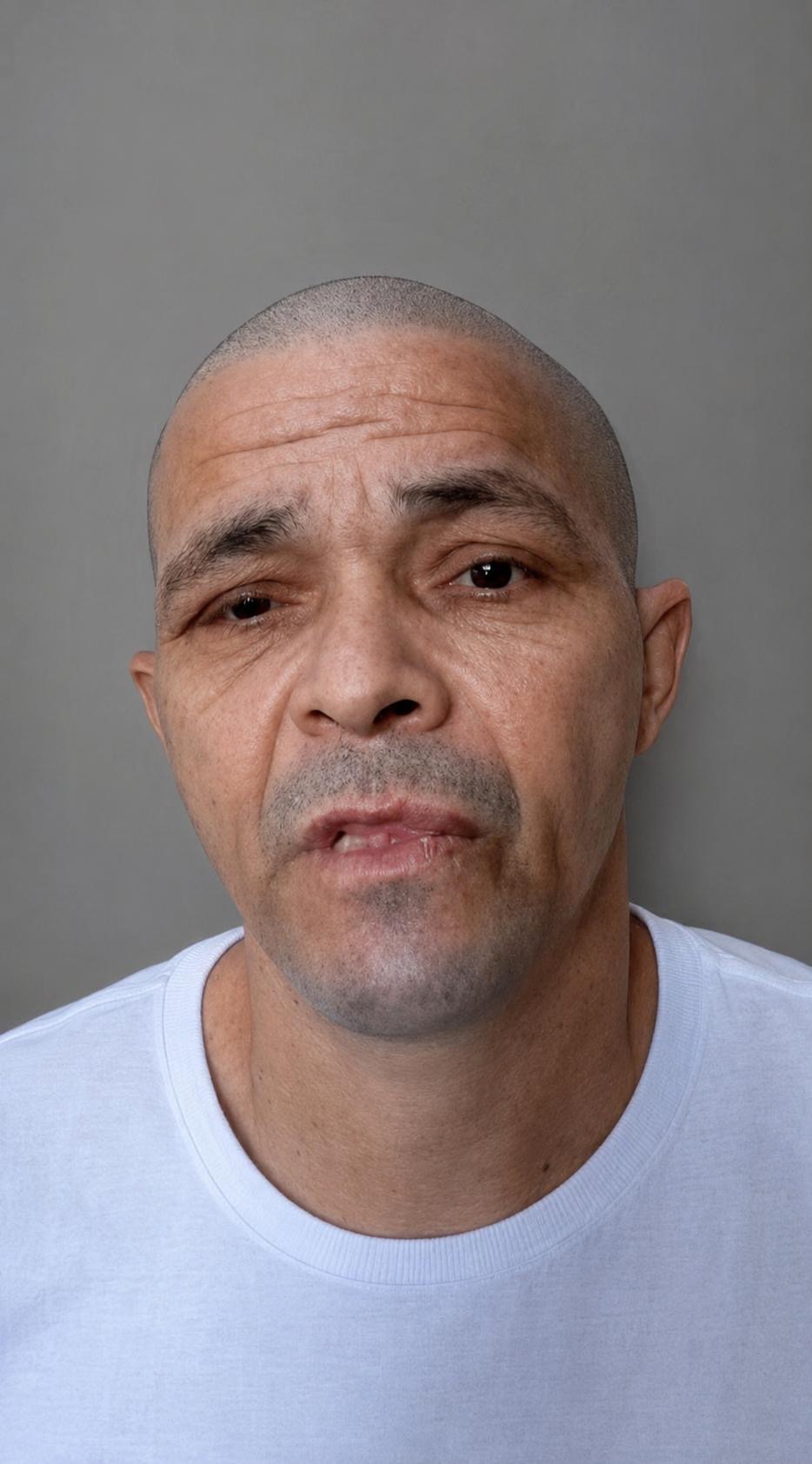 <strong>HOMEM COM TORNOZELEIRA ELETRÔNICA É ASS4SS1N4D0 A TIR0S NO BAIRRO SANTO ANTÔNIO</strong>