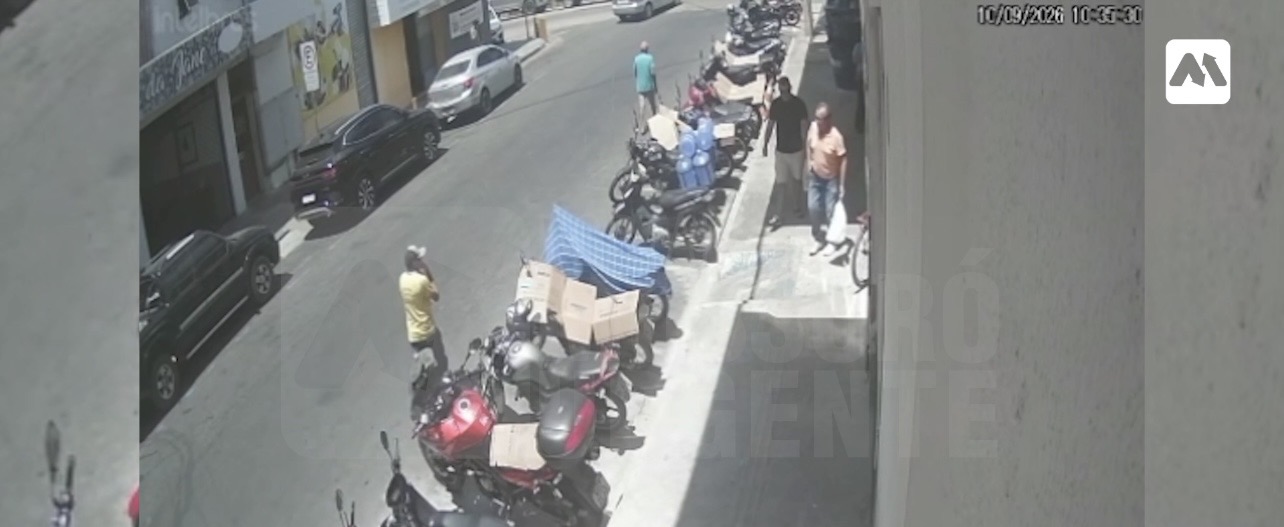 HOMEM REGISTRA FURTO DA PRÓPRIA MOTO, MAS CÂMERAS REVELAM QUE ELE ESQUECEU ONDE HAVIA ESTACIONADO