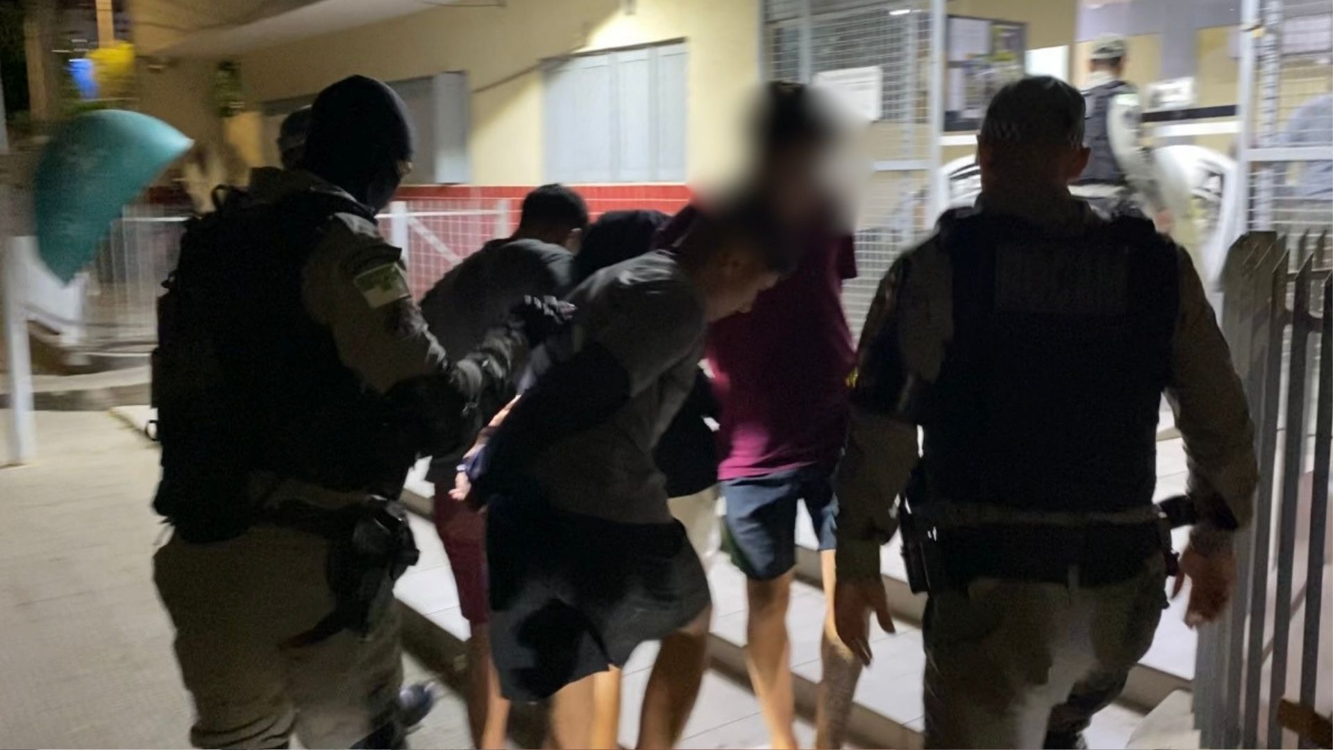 ABORDAGEM DA ROCAM TERMININA COM HOMEM PRESO POR NEGOCIAÇÃO DE ARMAS EM MOSSORÓ
