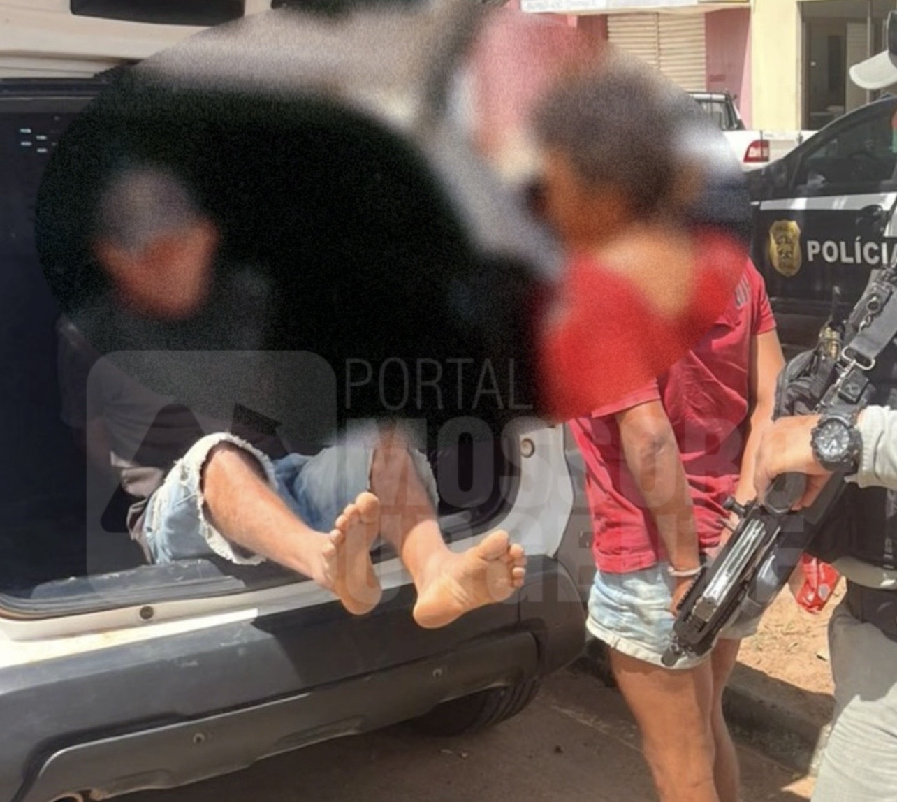 Triângulo amoroso termina com agressões, prisão por Maria da Penha e mulher foragida descoberta em delegacia